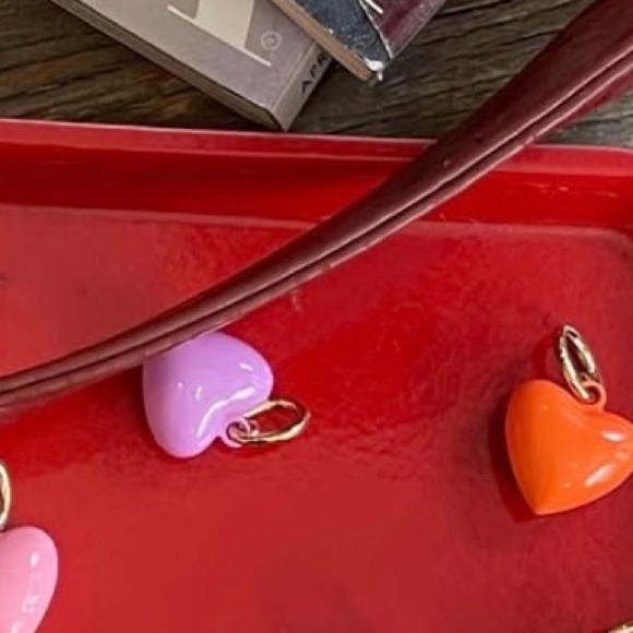 ROXANNE ASSOULIN The Mini Puffy Heart Charm In Lilaci firm price - Picture 11 of 14